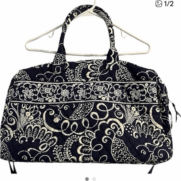 Vera Bradley Handbags - VERA BRADLEY TWIRLEY BIRD WEEKENDER BAG IN NAVY